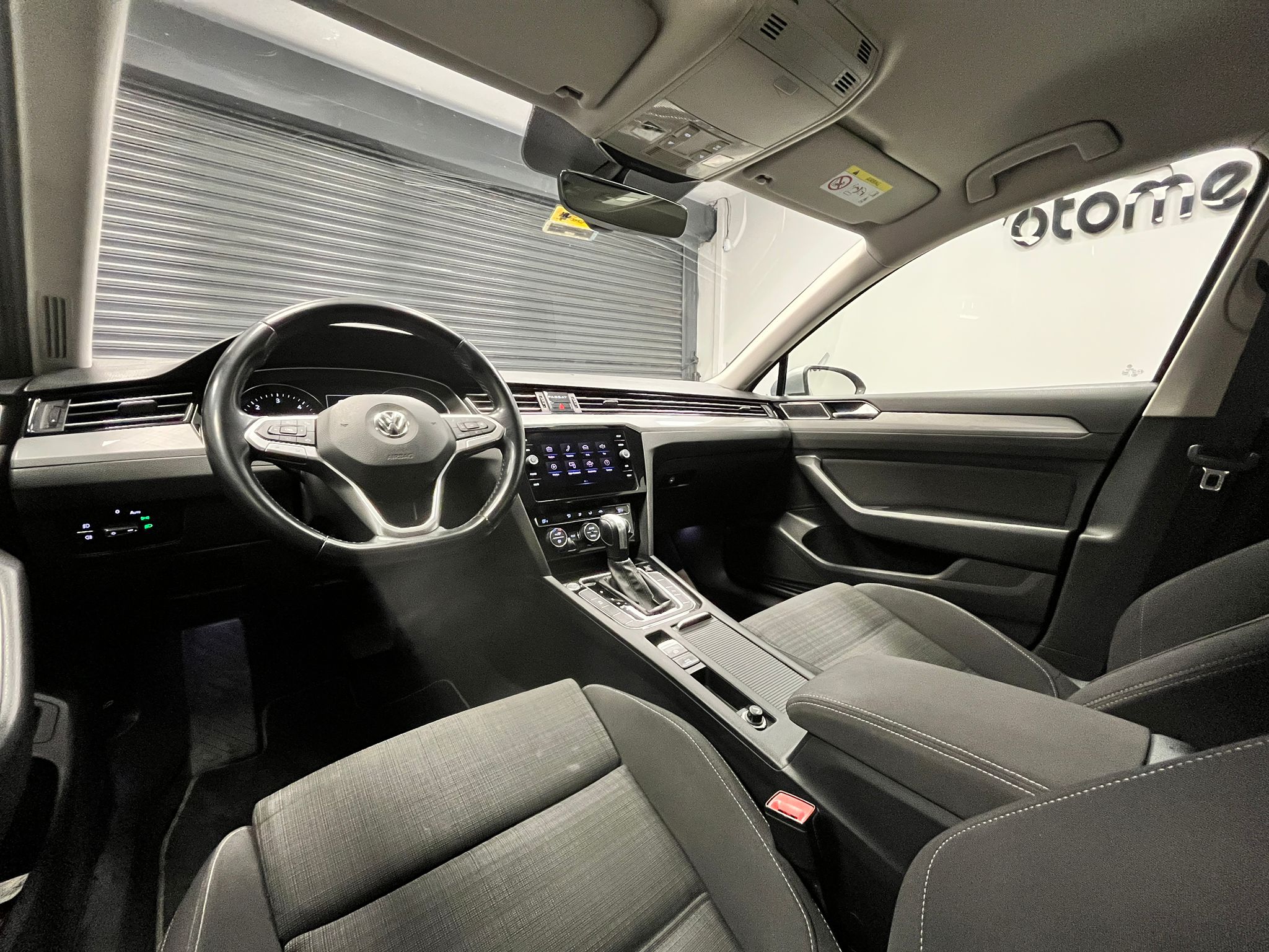 VOLKSWAGEN PASSAT 23